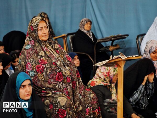 اقامه نمازجمعه با حضور فرهنگیان و دانش‌آموزان در گلوگاه