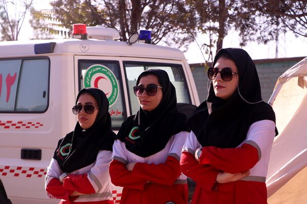 نواختن زنگ پدافند غیرعامل در هنرستان کوثر باقرشهر 