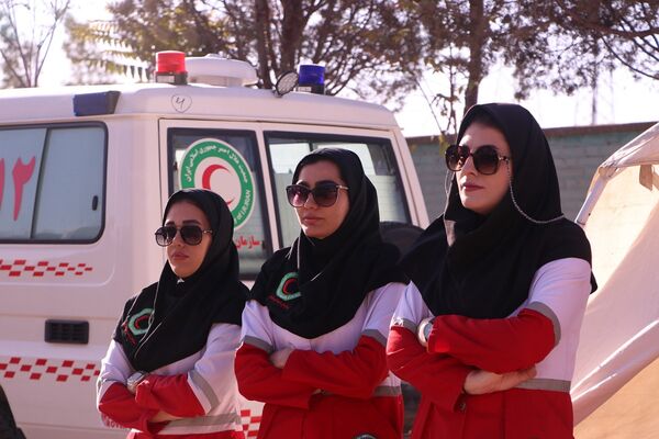 نواختن زنگ پدافند غیرعامل در هنرستان کوثر باقرشهر 