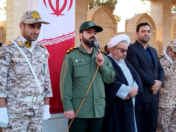 استقبال از شهدای گمنام در شهر درق