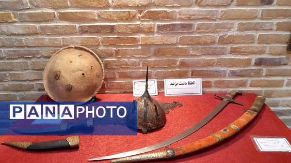 بازتاب هنر عاشورایی در نمایشگاه نسخ خطی و لباس‌های تعزیه