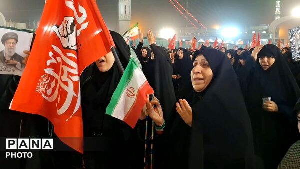 بیعت مردم با آقای شهید ایران 