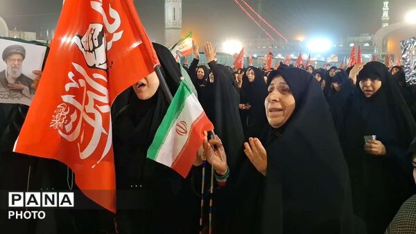 بیعت مردم با آقای شهید ایران 