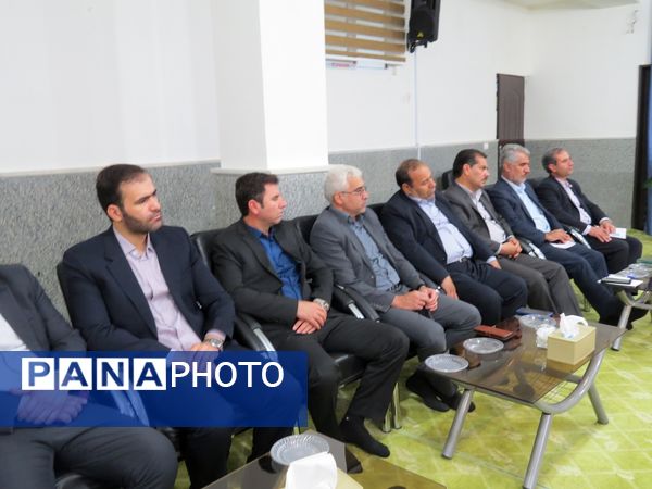 دیدار مدیرکل آموزش و پرورش و جمعی از همکاران با نماینده‌ ولی فقیه در استان خراسان شمالی