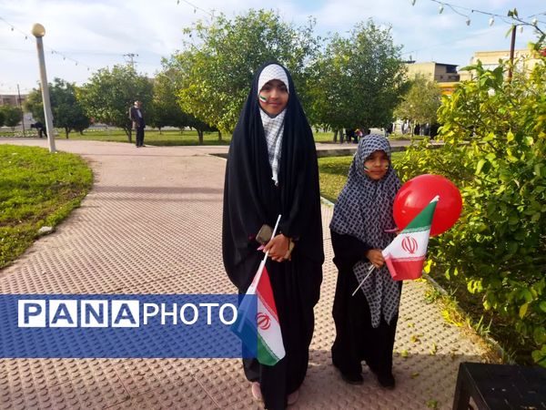 دختران آموزشگاه نوریه شهرستان جیرفت در راهپیمایی امروز