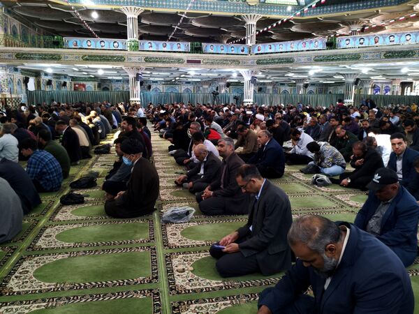 میعادگاه دانش‌آموزان با نماز جمعه