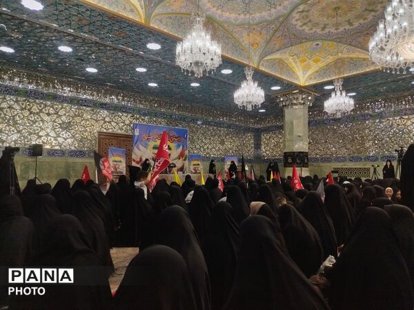 پرچم سرخ انتقام در دست بانوان افغانستانی