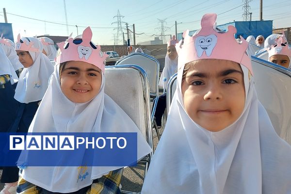 افتتاحیه پویش سلامت دهان و دندان و اجرای طرح وارنیش فلوراید در منطقه کهریزک 