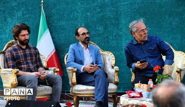  محفل شاعران آیینی در غرفه فرهنگسرای خاوران در مهمانی ۱۰ کیلومتری غدیر