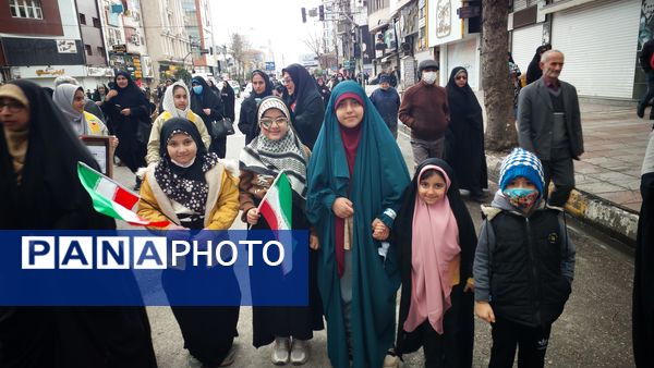 راهپیمایی 22 بهمن در مه ولات 