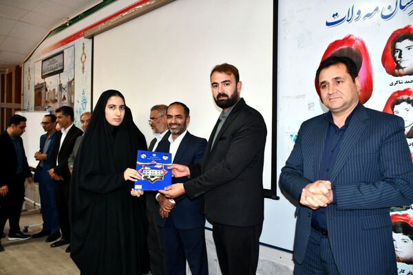 مراسم تجلیل از مدیران و رتبه‌های برتر کنکور ۱۴۰۴ در شهرستان مه‌ولات