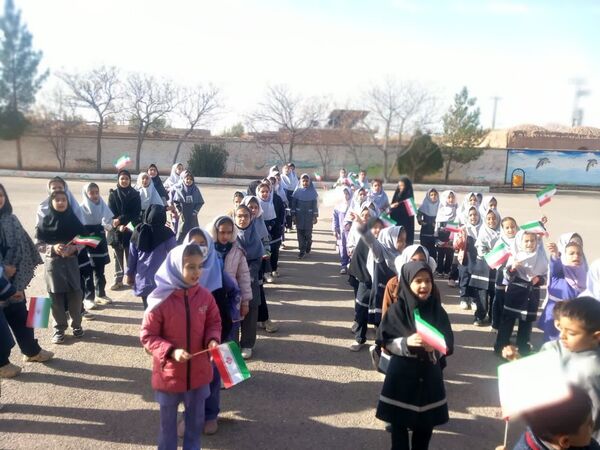 جشن۲۲ بهمن در مدرسه تکتم روستای مهدی آباد خلیل آباد 