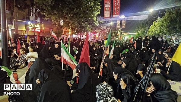 طنین نوای یا حسین در مسجد جامع نیشابور غرق در سوگ عاشورا