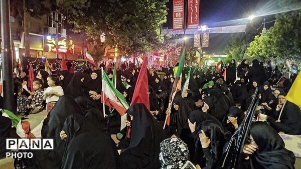 طنین نوای یا حسین در مسجد جامع نیشابور غرق در سوگ عاشورا