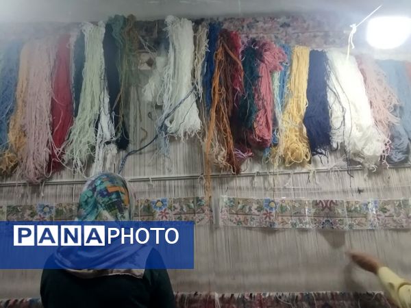 هنر قالی بافی ،پیشه‌ سنتی‌ بانوان‌ مهدی آباد خلیل آباد 