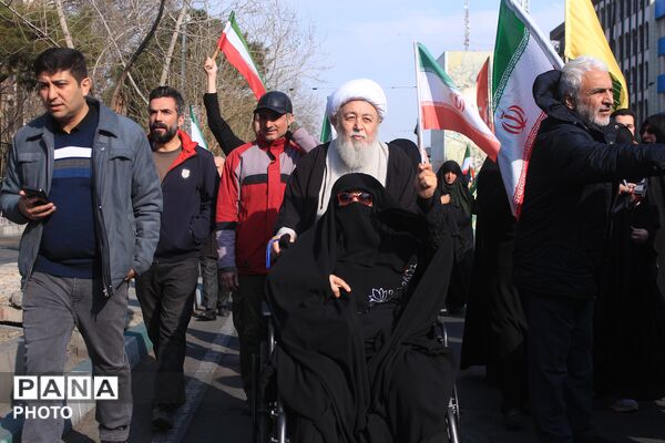 بیعت مردم تهران با سومین رهبر انقلاب