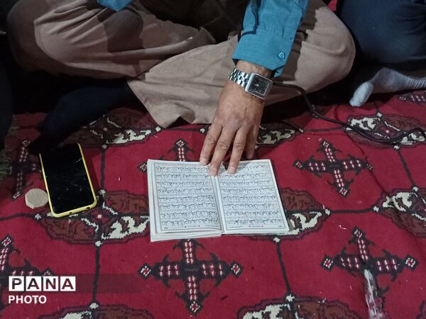 قرائت قرآن کریم در حسینیه شهدای شهر بار