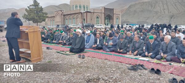 نمازبندگی در  گلزار شهدای شهر بار