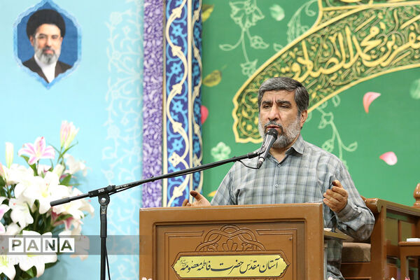 آیین بزرگداشت دولتمردان شهید در حرم مطهر بانوی کرامت