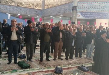 اقامه نماز عید فطر در مصلی جمعه محمودآباد 