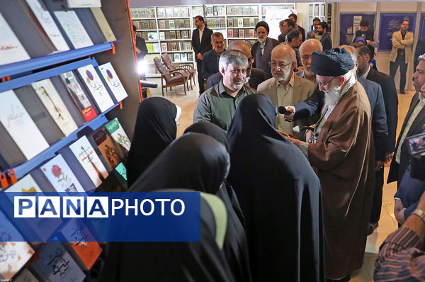 بازدید رهبر معظم انقلاب اسلامی از سی‌وپنجمین نمایشگاه کتاب تهران