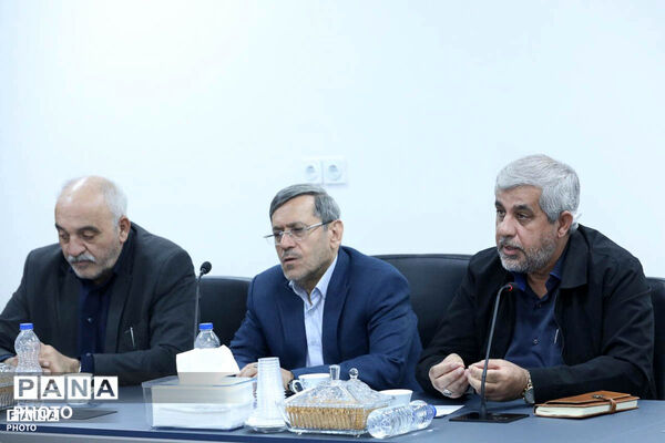 نشست فراکسیون فرهنگیان مجلس با وزیر آموزش و پرورش
