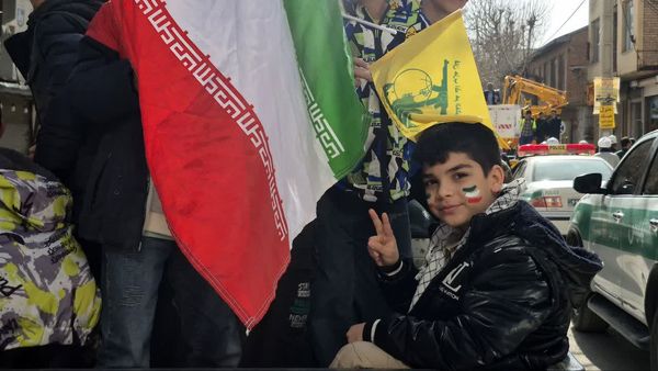 حضور پرشور مردم سپیدان در راهپیمایی ۲۲ بهمن