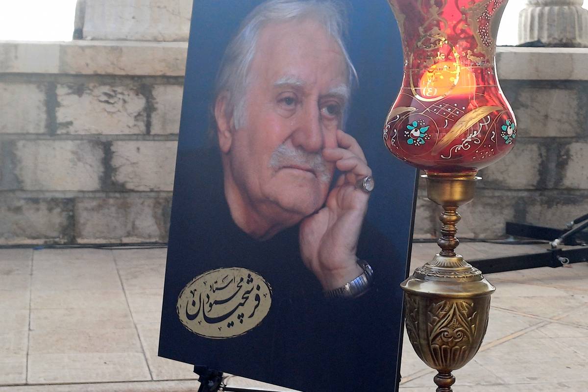 عراقچی از نمایشگاه آثار استاد فرشچیان در مقر سازمان ملل در ژنو بازدید کرد