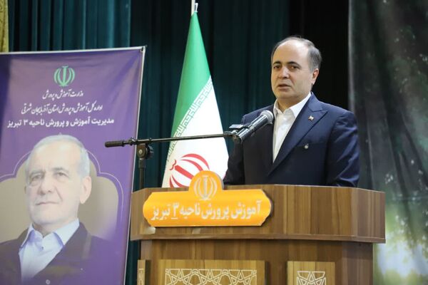 حضور وزیر کشاورزی در مراسم صبحگاهی هنرستان کشاورزی تبریز