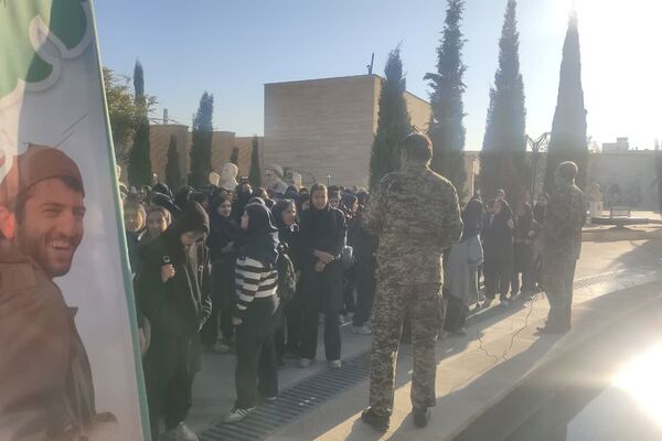 اردوی آمادگی و دفاعی دانش‌آموزان پایه نهم مدرسه فرشتگان در موزه دفاع مقدس