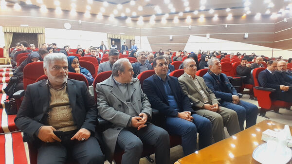 آیین تجلیل از پژوهشگران برگزیده کشوری و استانی اداره آموزش‌وپرورش استان اصفهان