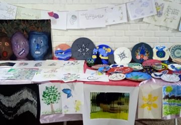 برگزاری نمایشگاه آثار هنری به مناسبت هفته معلم در دبیرستان صدیقه 