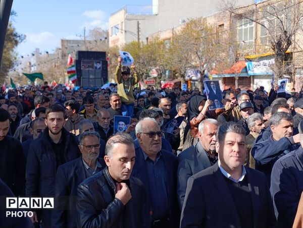 گر پدر رفت تفنگ پدری هست هنوز 