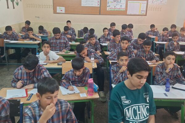 آغاز آزمون هماهنگ پایه ششم ناحیه ۳ شیراز 