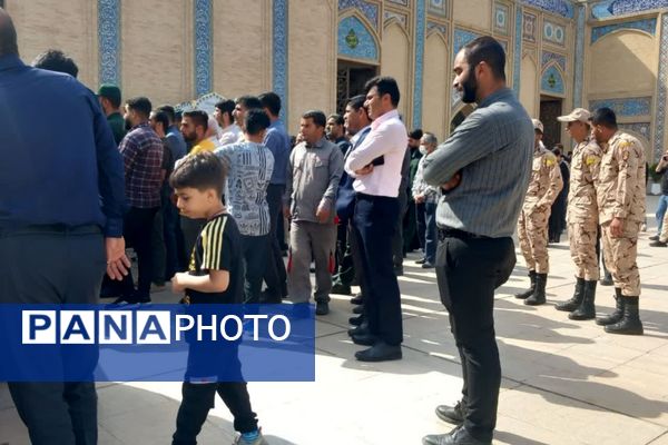 تشییع پیکر شهید دانش‌آموز در شاهچراغ(ع)