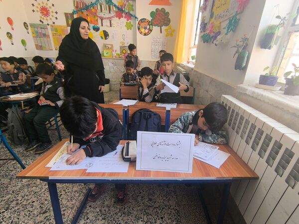 مرحله آموزشگاهی جشنواره دست نوشته‌های طلایی در دبستان شهید پسندیده فدافن