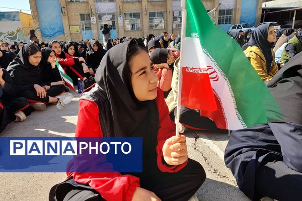 بزرگداشت دهه فجر در دبیرستان شاهد فیض ناحیه 3 شیراز