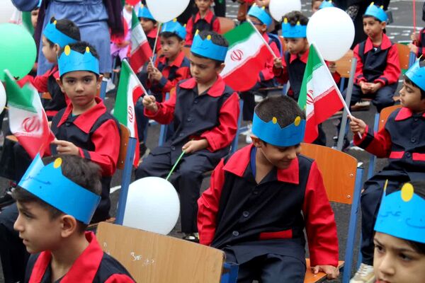 برگزاری جشن غنچه‌ها در ساری 