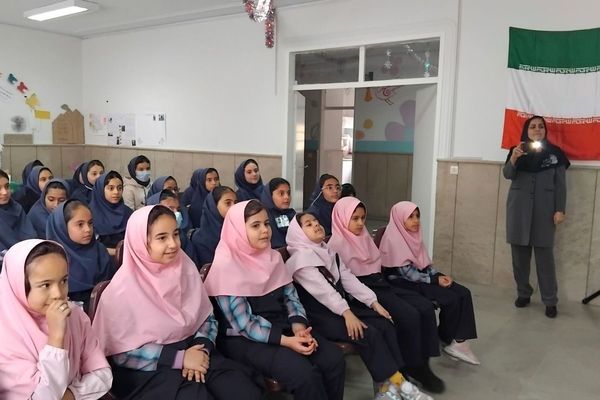  هفته پژوهش در مدرسه نرگس پردیس