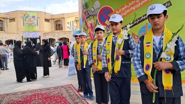 غرفه خبرگزاری پانا و سازمان دانش‌آموزی در مراسم افتتاحیه فعالیت‌های تابستانی