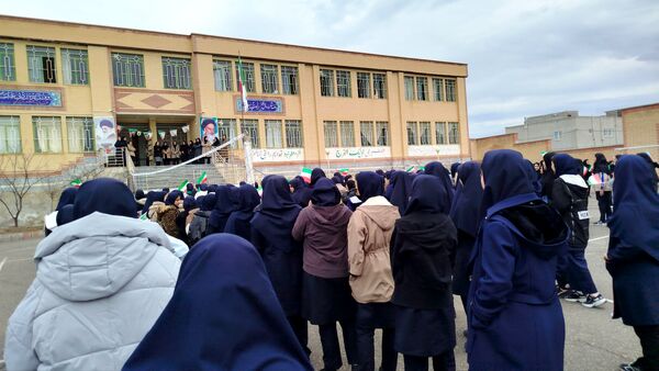 طنین چهل و هفتمین زنگ انقلاب در مدارس شهرستان هوراند