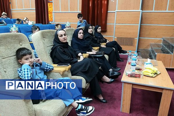 برگزاری جشن الفبای پسران دبستان شهدای غزه در کانون ملائک شهرستان قرچک با حضور گروه نمایشی روناک