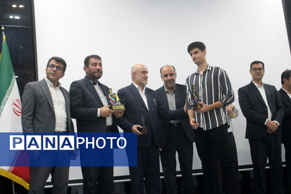 همایش تجلیل از برترین‌های کنکور سراسری 1403 استان بوشهر