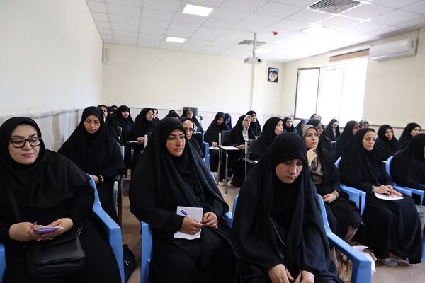 نشست بصیرتی و تربیتی با محوریت عفاف و حجاب در اداره آموزش و پرورش شهرستان اسلامشهر