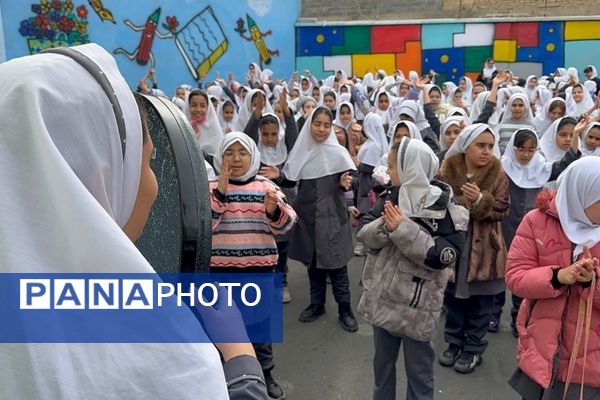 کودکان غرفه‌داران جشن میلاد موعود