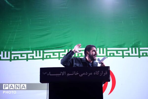 حضور پررنگ اداره آموزش و پرورش در راهپیمایی میدان انقلاب