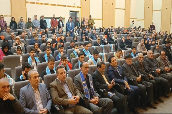 همایش بدرقه‌ دانش‌آموزان منتخب سازمان دانش‌آموزی به عمره‌ مفرده دانش‌آموزی