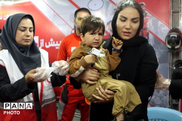 آموزش امداد و نجات در قلب همدان؛ میدان امام میزبان فعالیت‌های جمعیت هلال‌احمر شد