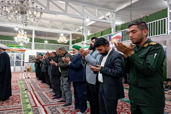  شبی با قرآن کریم در مسجد جامع شهر بار 