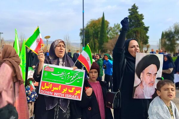 راهپیمایی یوم الله ۲۲ بهمن در شهرستان باشت با حضور گرم مردم